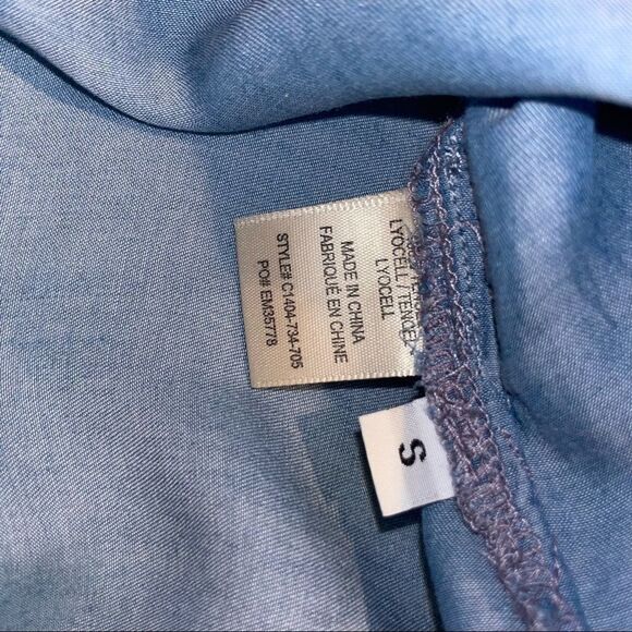 🚨 3 for $25 - Cloth & Stone off the Shoulder Denim Dress - Picture 6 of 7